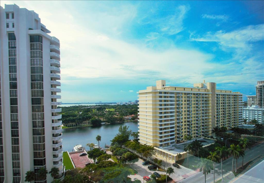 Castle 1118 Studio Bayview Direct Beach Access, Tennis, Pool, Restaurants, Free Parking ميامي بيتش المظهر الخارجي الصورة