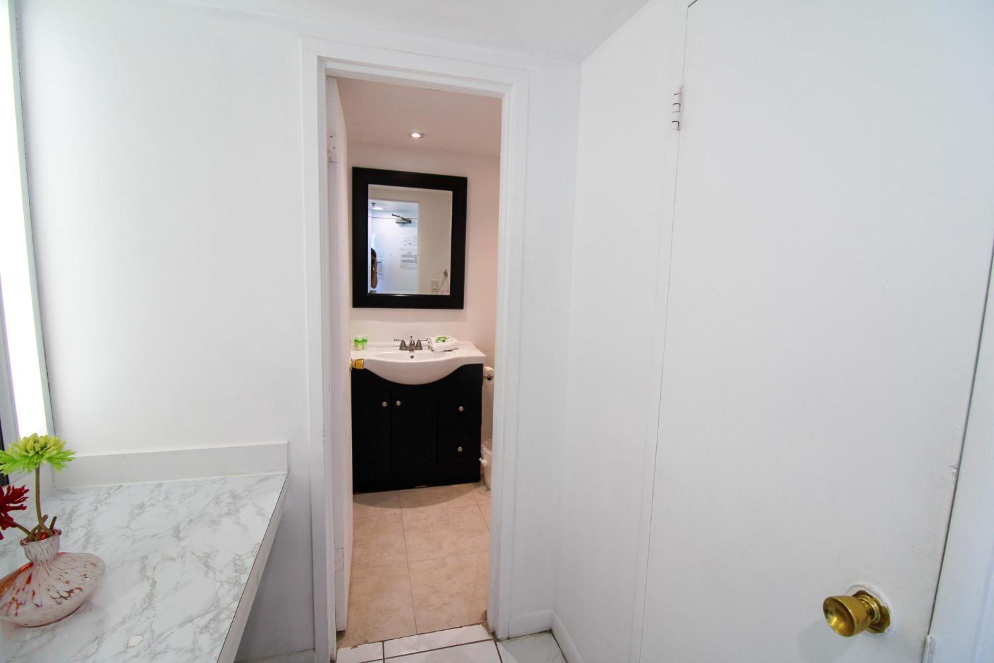 Castle 1118 Studio Bayview Direct Beach Access, Tennis, Pool, Restaurants, Free Parking ميامي بيتش المظهر الخارجي الصورة