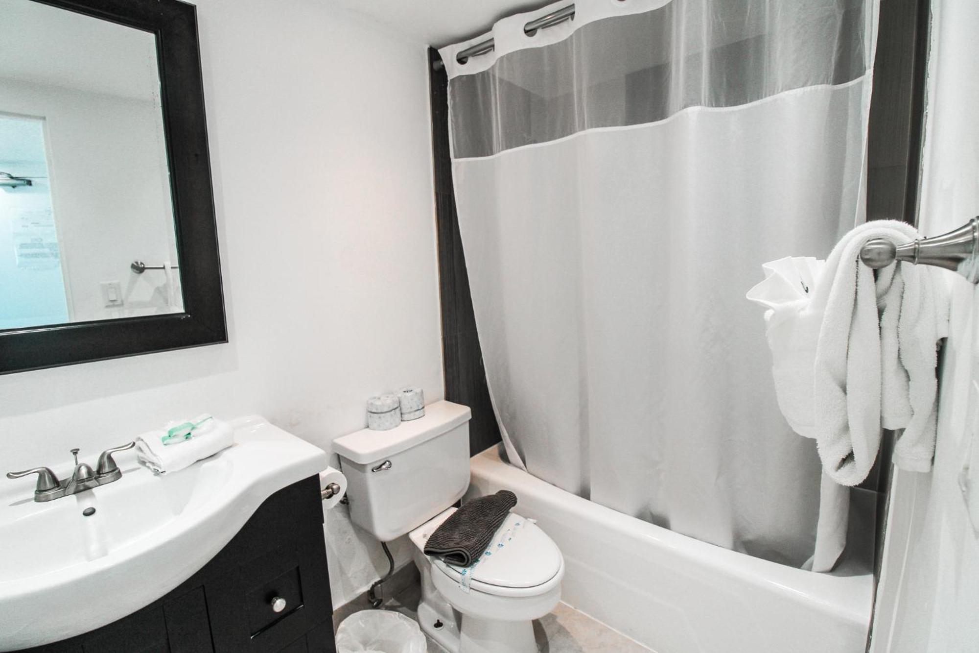 Castle 1118 Studio Bayview Direct Beach Access, Tennis, Pool, Restaurants, Free Parking ميامي بيتش المظهر الخارجي الصورة