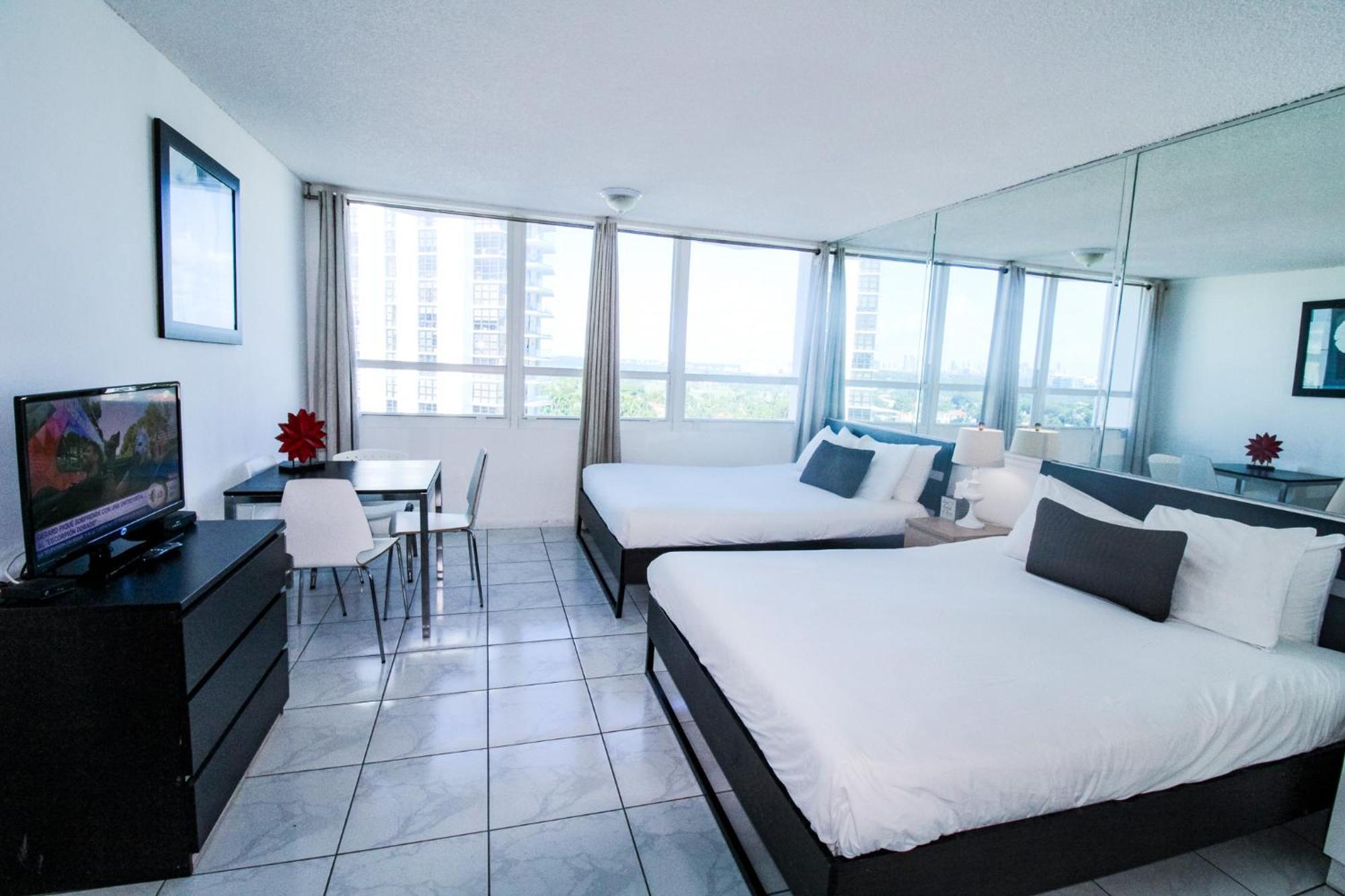 Castle 1118 Studio Bayview Direct Beach Access, Tennis, Pool, Restaurants, Free Parking ميامي بيتش المظهر الخارجي الصورة