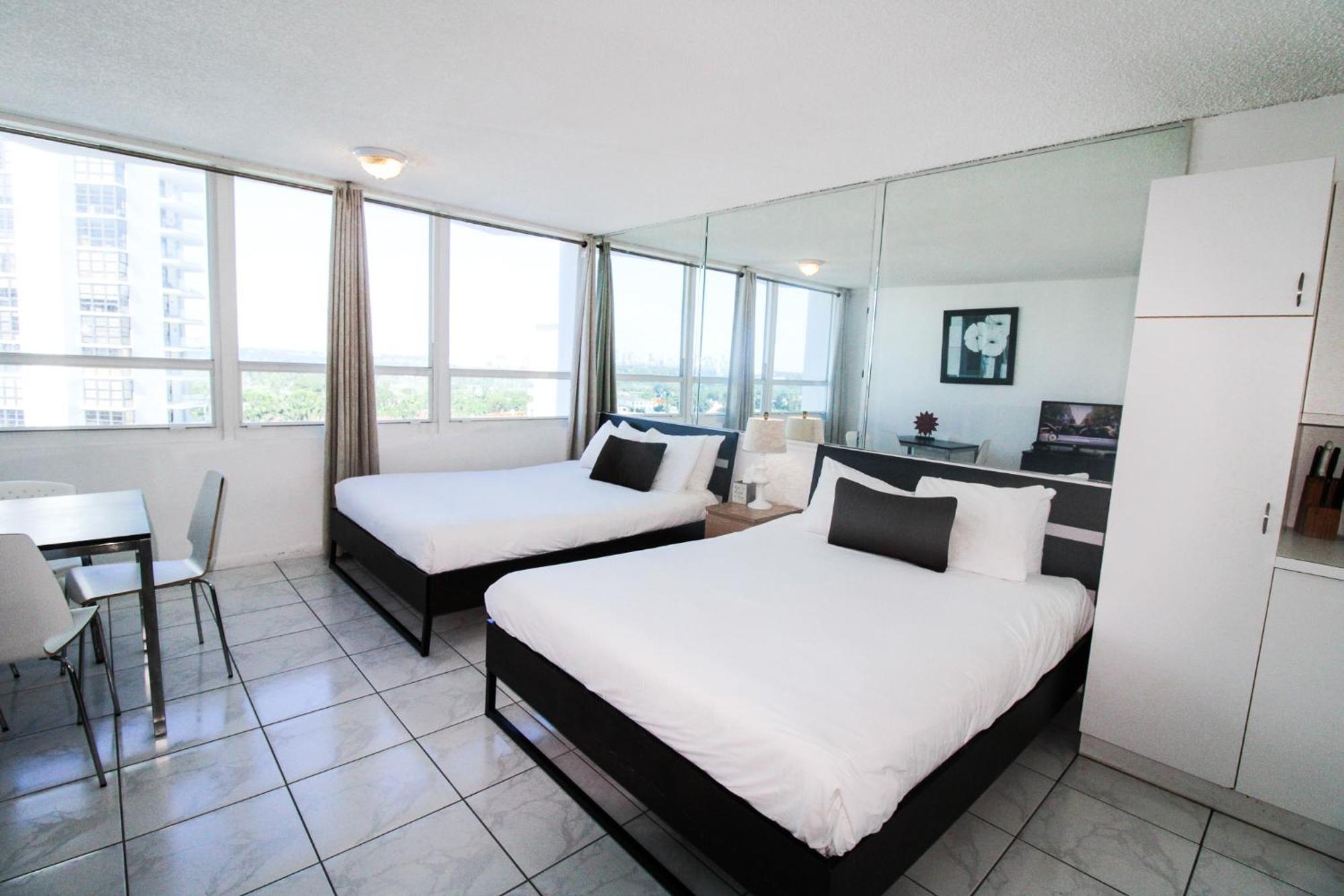 Castle 1118 Studio Bayview Direct Beach Access, Tennis, Pool, Restaurants, Free Parking ميامي بيتش المظهر الخارجي الصورة